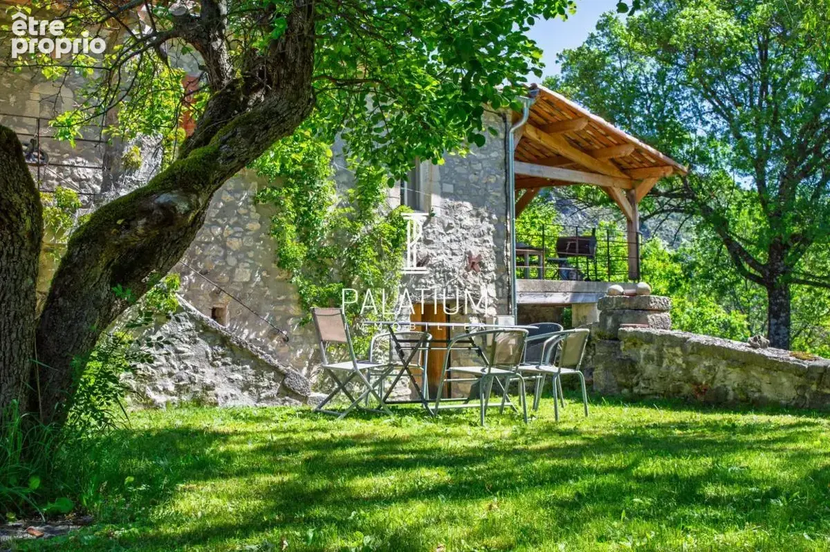 Exceptionnel hameau en pierre au coeur de la vallée du jabron - photo 3