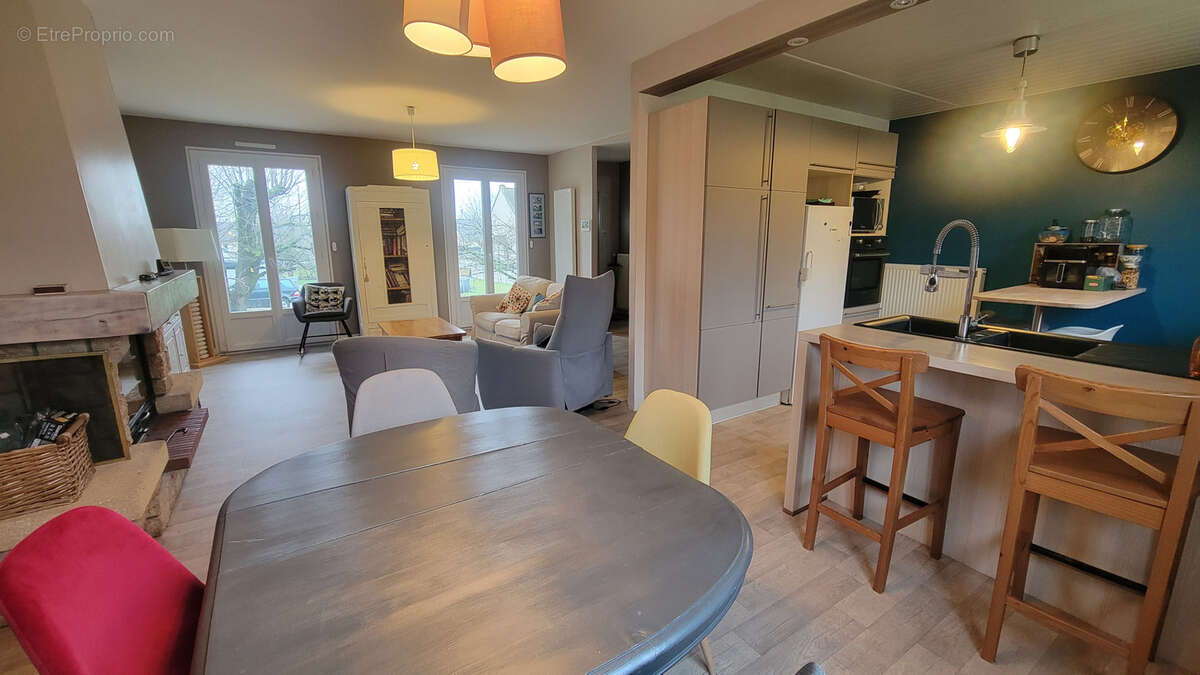 Maison à BAZOCHES-LES-BRAY