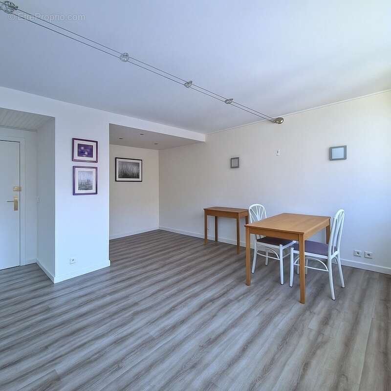 Appartement à vendre studio COURBEVOIE (92) proche quartier d'affaire de la Défense - photo 4