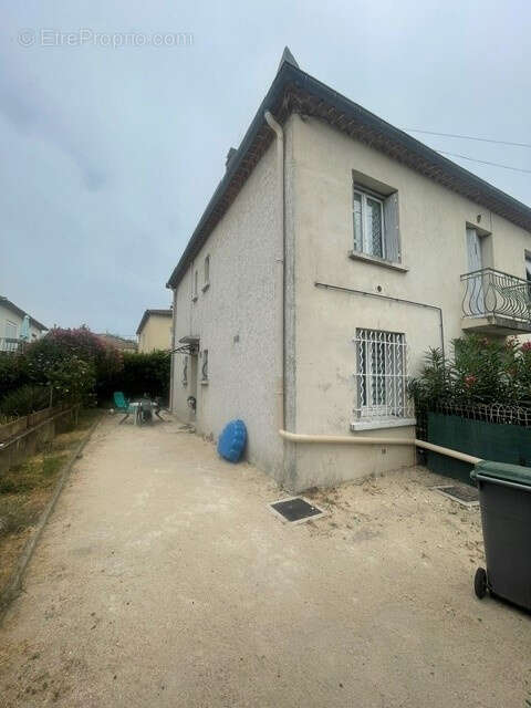Ales - maison avec deux logements - r+1 - 137.60 m2 - garage - photo 2