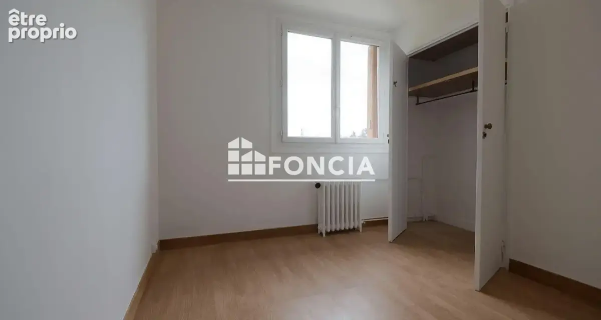 Proche gare de MELUN, F4 dont 3 chambres. Cave et box - photo 6