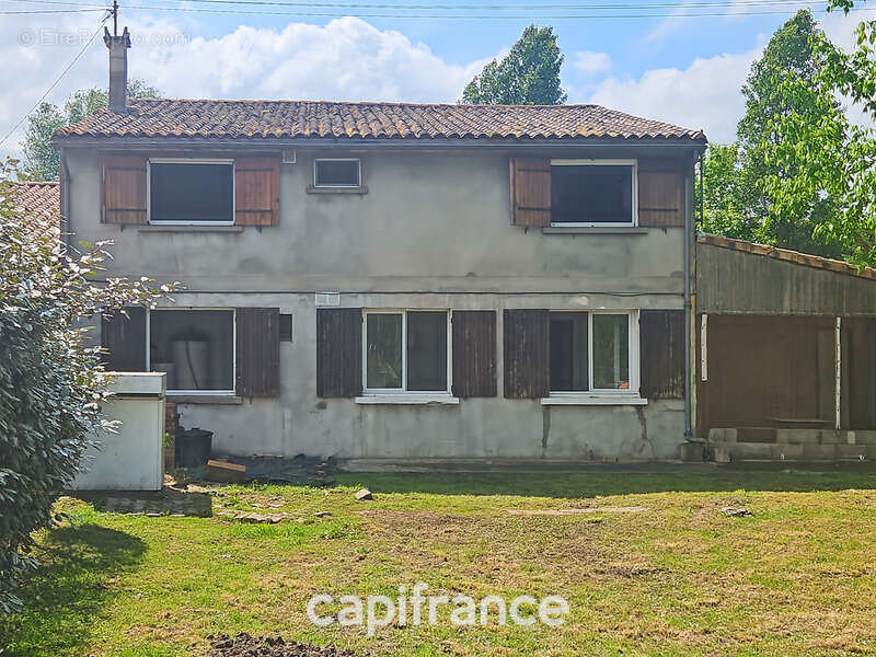 Maison à AMBES