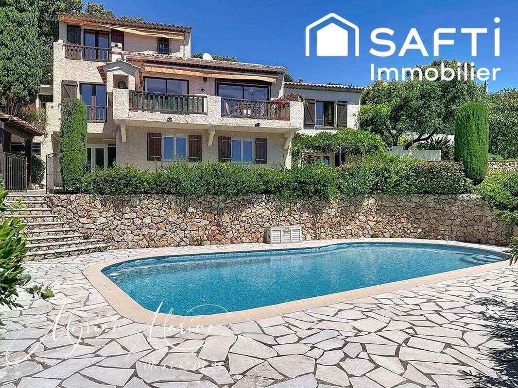 Photo 3 - Maison à ROQUEBRUNE-SUR-ARGENS
