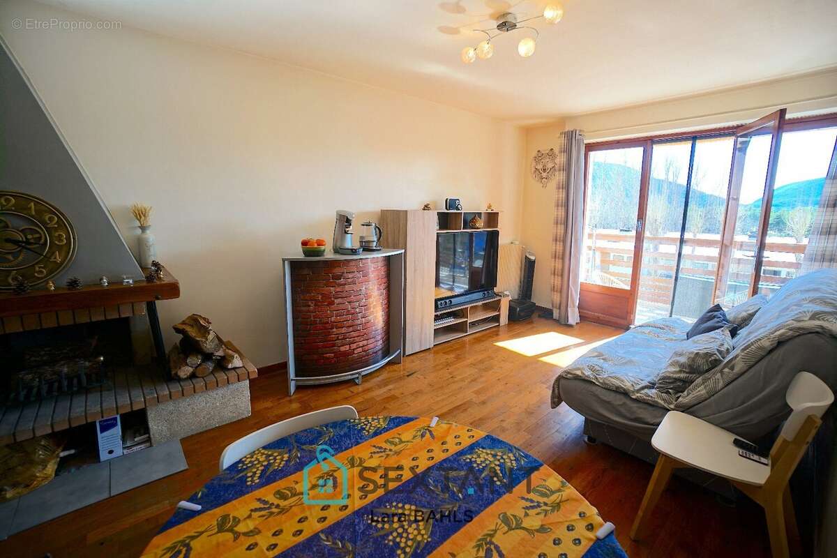 Appartement à SERANON