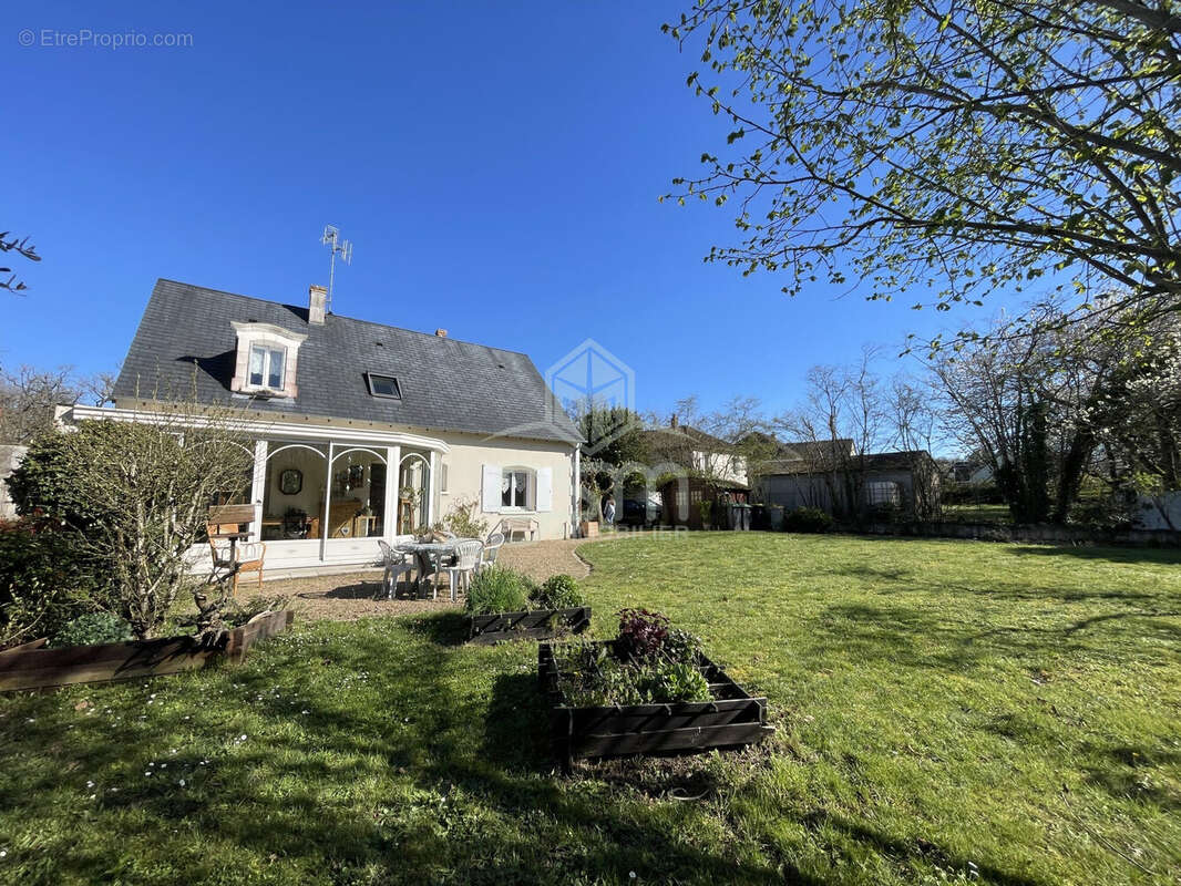 Maison à MONTBAZON