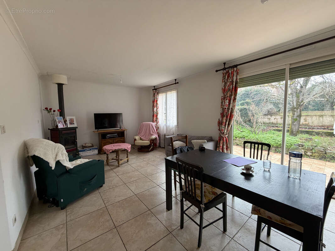 Maison à SAINT-MAXIMIN-LA-SAINTE-BAUME