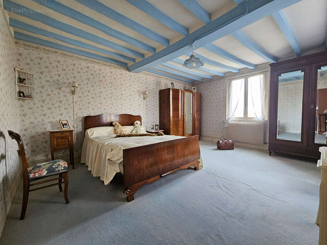 Maison à LA NEUVILLE-CHANT-D'OISEL