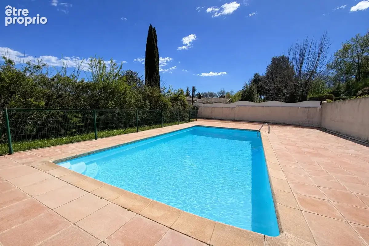 Villa 6 pièces de 132m2 avec jardin dans domaine fermé avec piscine au calme absolu. - photo 5