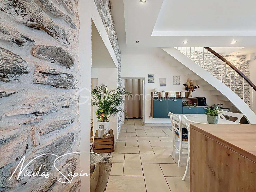 Maison à NOTRE-DAME-DE-MESAGE