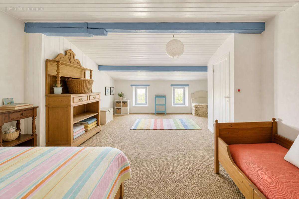 Maison de 8 pièces de 270 m² à Sainte-Gemme - photo 12