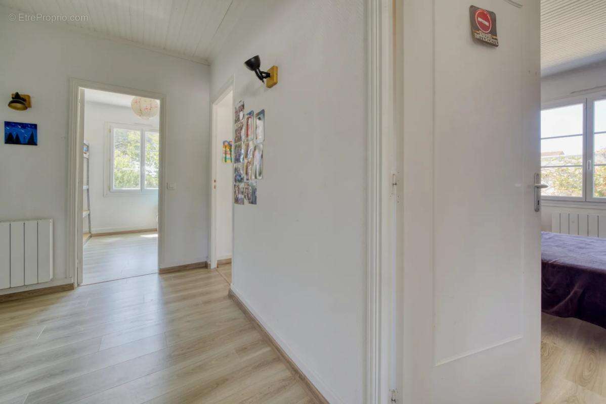 Maison de 6 pièces de 176 m² à Bussac-sur-Charente - photo 27
