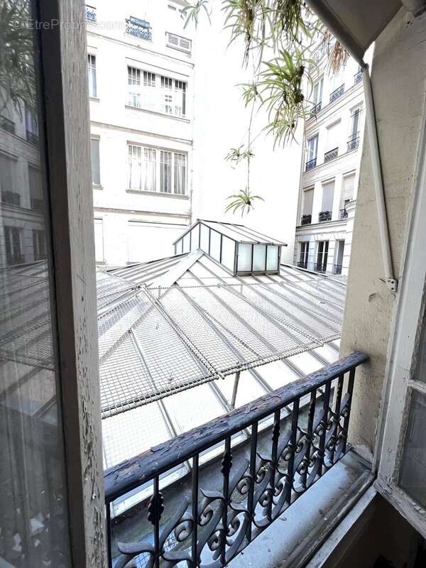 Appartement à PARIS-1E