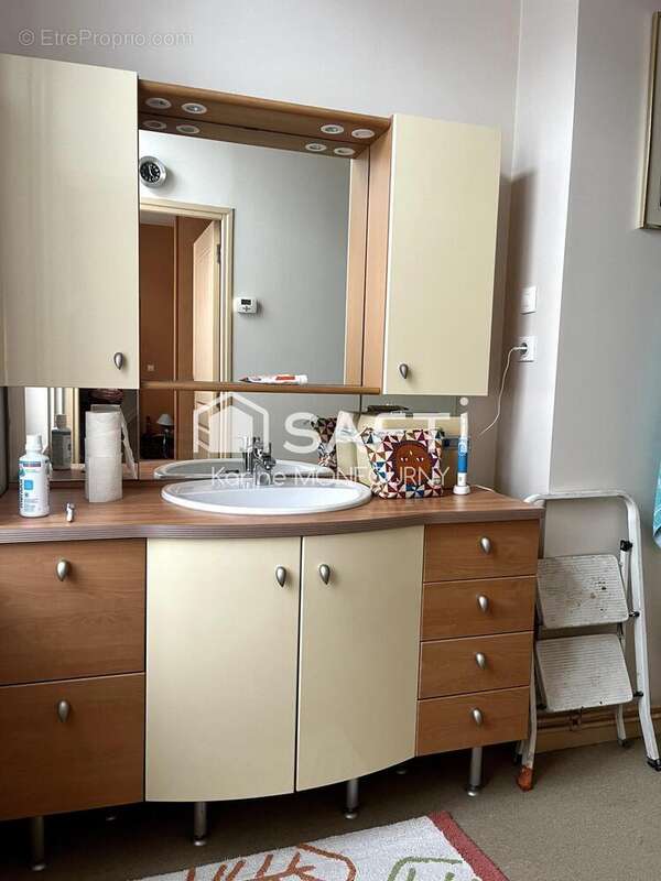 Maison 257 m² à Saint-Quentin  - photo 9