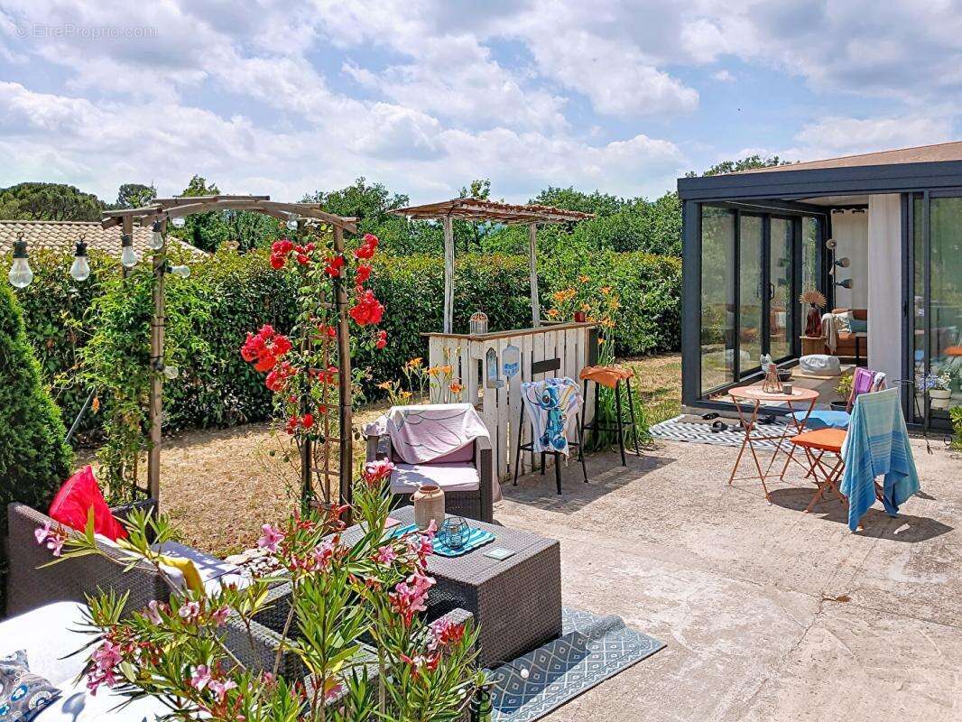 Maison T5 de 108 m2 sur 1705m² de terrain au calme - Camps La Source - photo 5