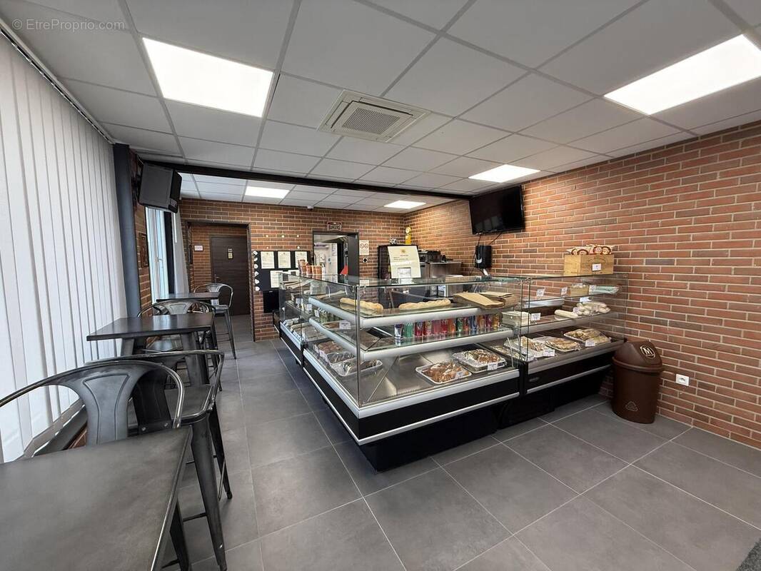 Photo 1 - Commerce à MESNIL-SAINT-PERE