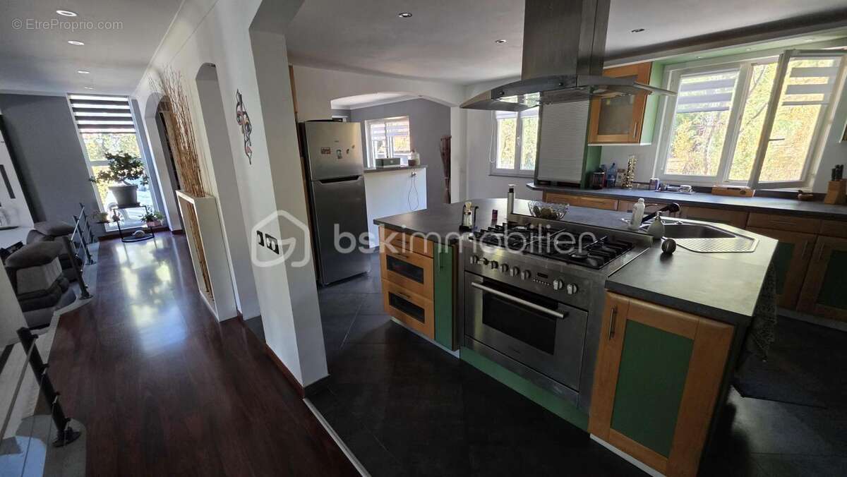  EN EXCLUSIVITÉ – VIDAUBAN – Maison traditionnelle de 171 m² avec piscine, terrain de 1 566 m² et fort potentiel - photo 12