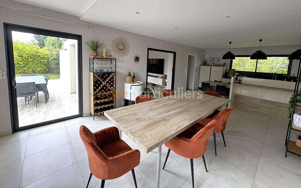 La Gouesnière, grande maison récente de 2017, terrasse, jardin et dépendances. - photo 3