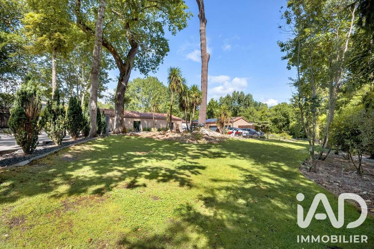 Maison 395 m² à Cestas  - photo 3