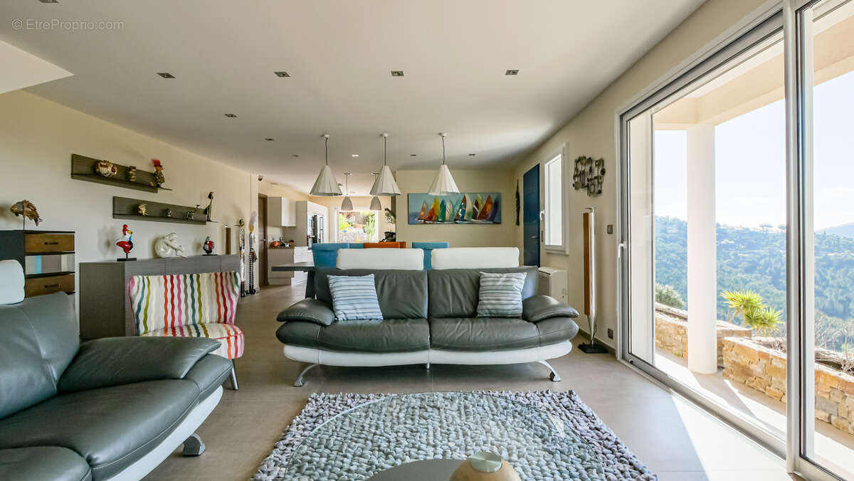 Maison à LA LONDE-LES-MAURES