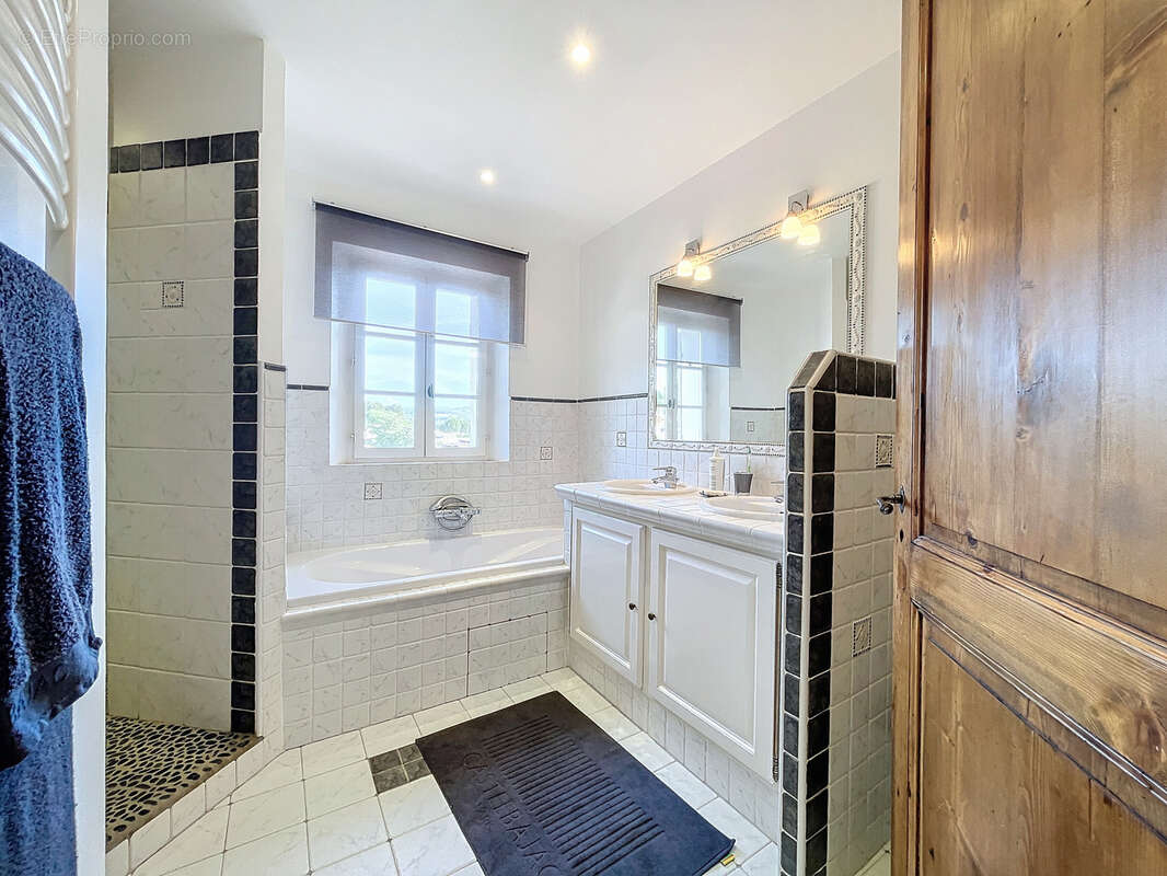 Maison à VAISON-LA-ROMAINE