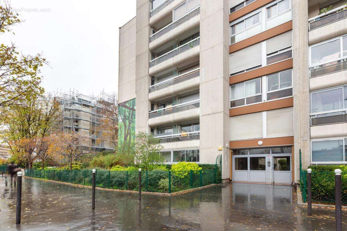 Appartement à PARIS-19E