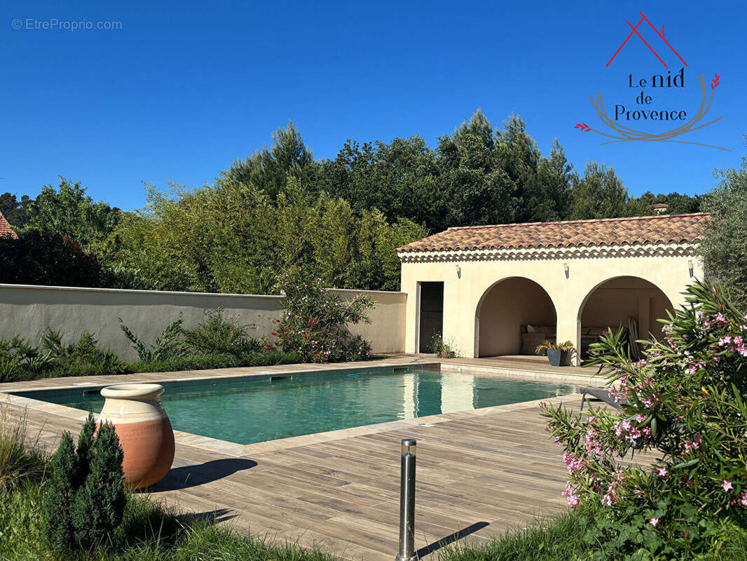 Maison à LAUDUN-L'ARDOISE