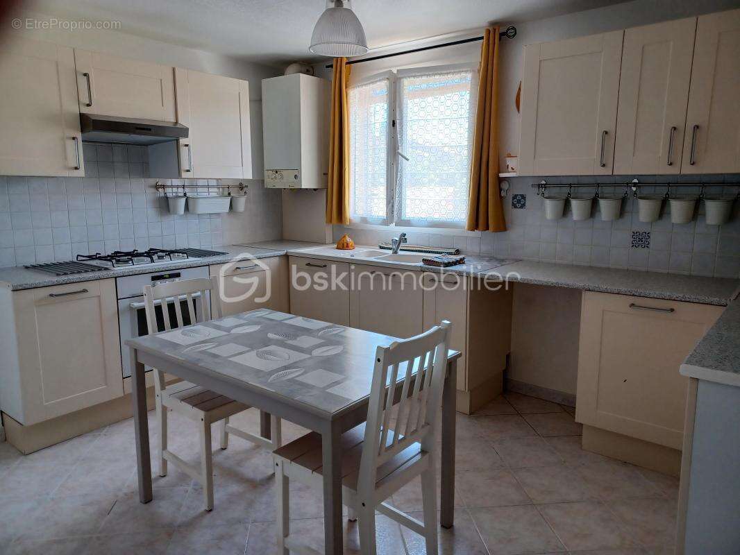 Appartement à VELAUX