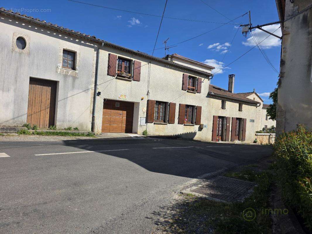Maison à YVRAC-ET-MALLEYRAND