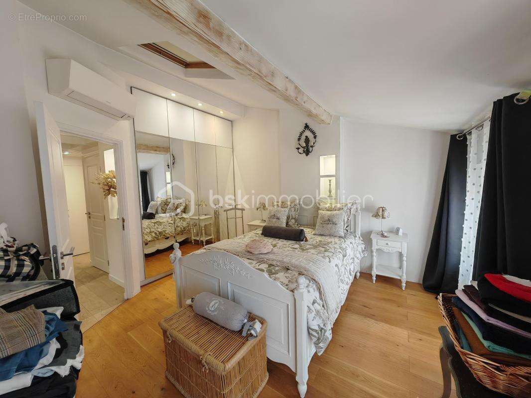 A les arcs-sur-argens (83460) – maison de village d'exception avec piscine, garage et jardinet - photo 16