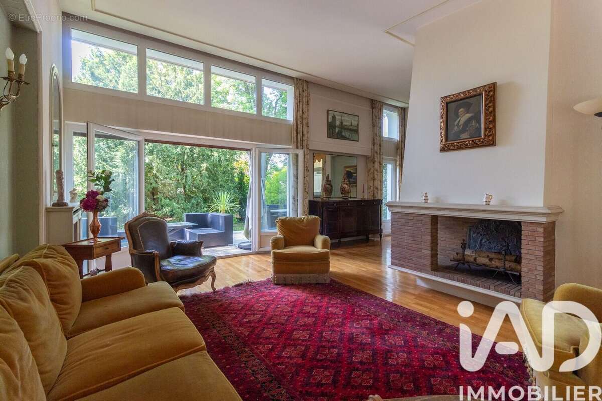 Photo 2 - Maison à LA CELLE-SAINT-CLOUD