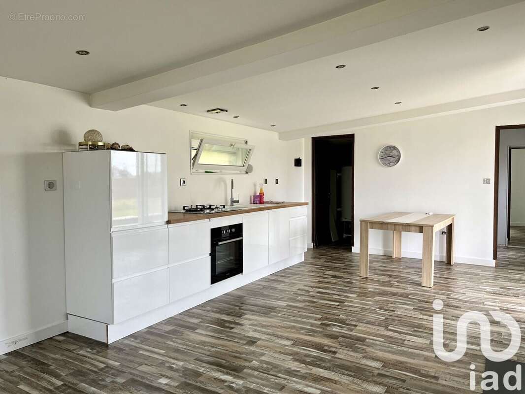 Photo 3 - Maison à LA CHAPELLE-SAINT-LAUD