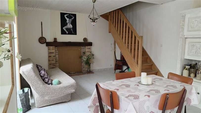 Maison à ADRIERS