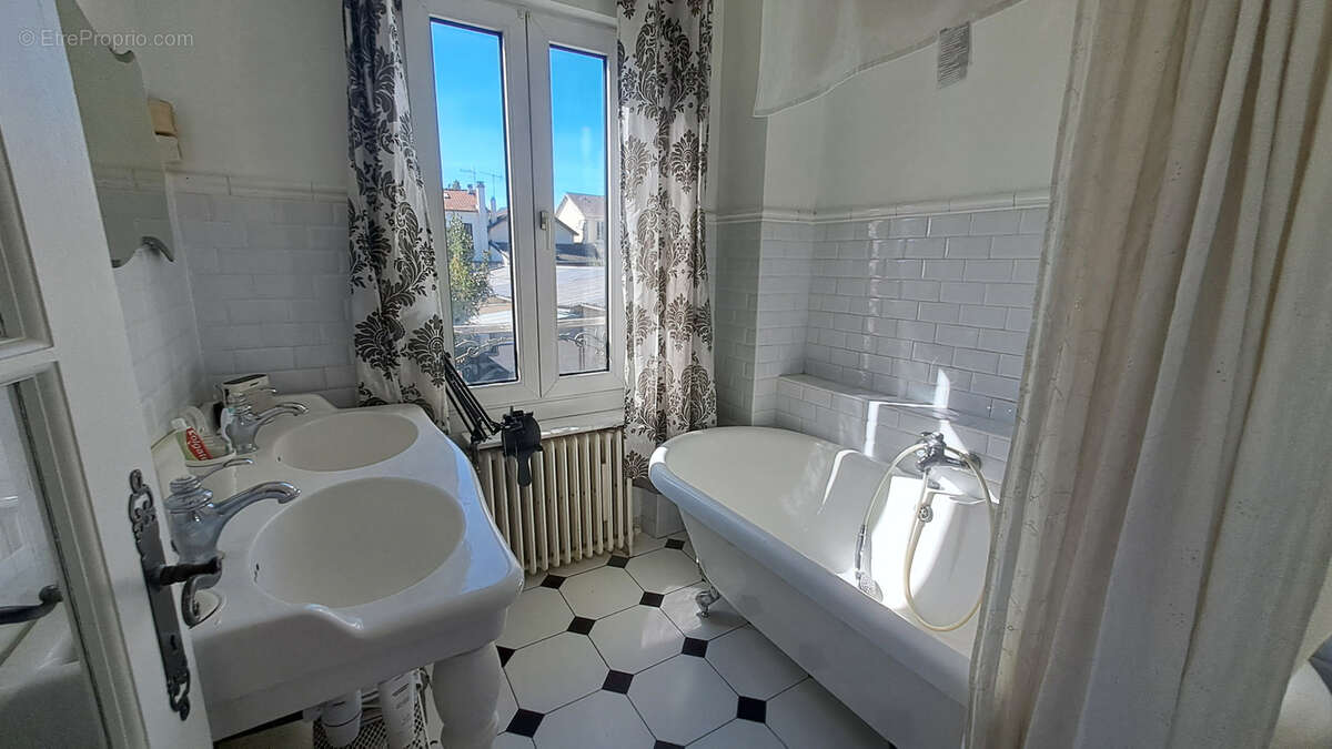 Maison à LE PERREUX-SUR-MARNE