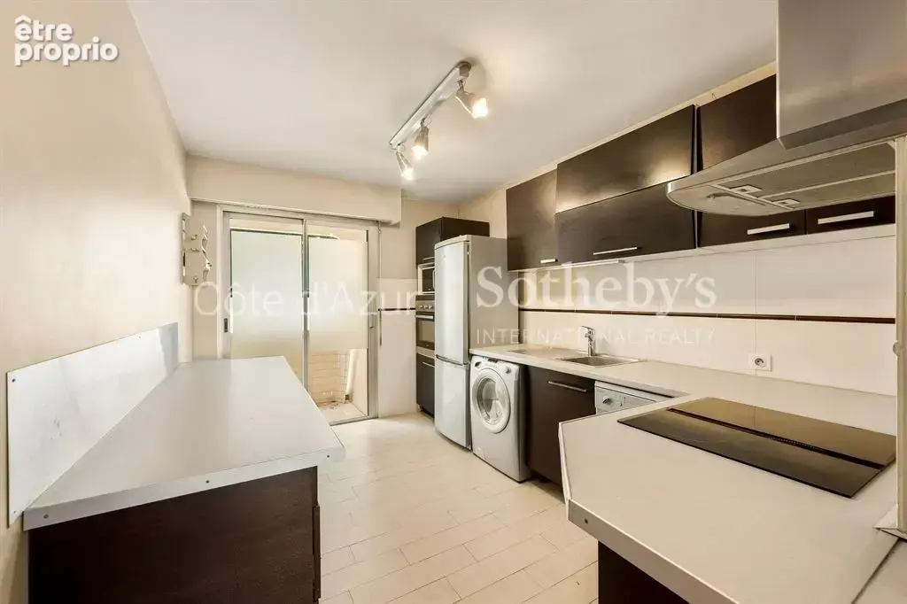 Le Cannet résidentiel, appartement à rénover avec terrasse, piscine et vue sur la mer - photo 7