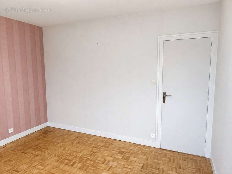 Maison à SAINT-GERMAIN-DE-LUSIGNAN