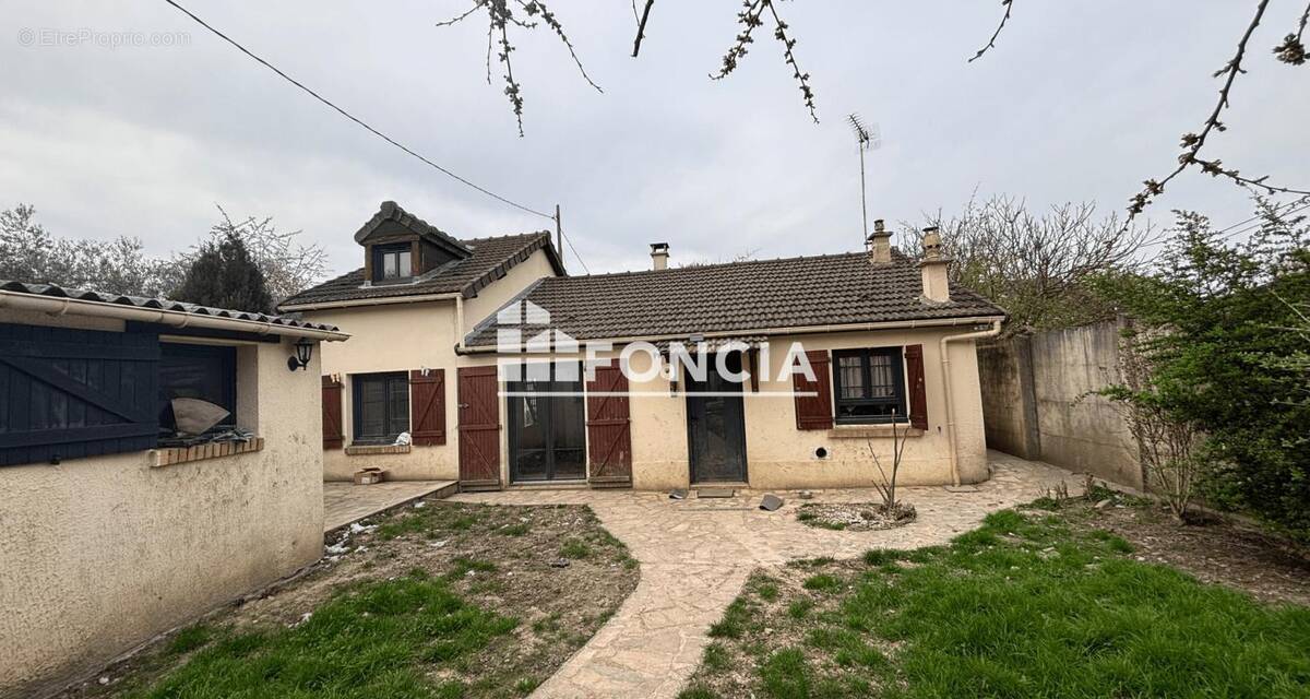 Maison à GOUSSAINVILLE