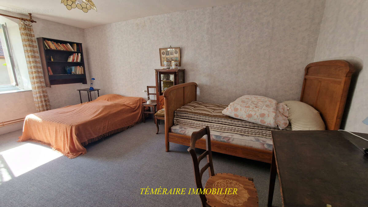 Vers-en-Montagne - Maison mitoyenne de 114.80m2 à rénover - photo 8