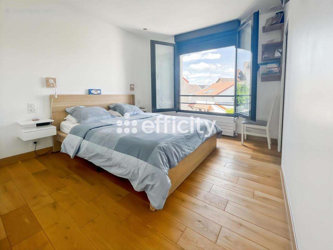 Maison 150 m² à Chaville  - photo 7