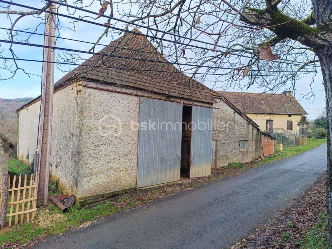 Maison à SAINT-JULIEN-DE-LAMPON