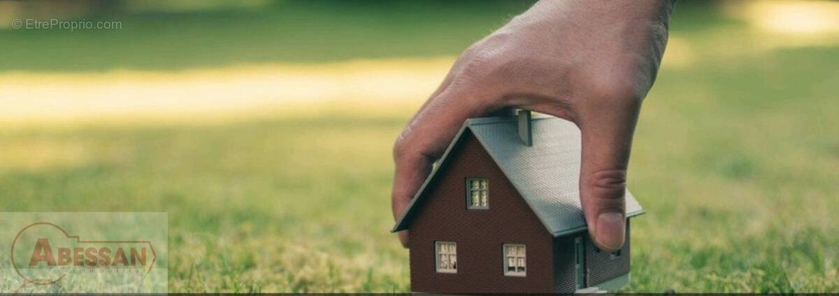 Terrain à SAINT-MARTIN-DE-VALGALGUES