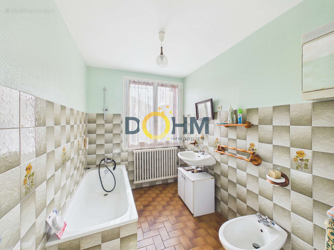 Maison de 73 m2 avec nombreuses annexes et 4698 m2 de terrain - photo 13