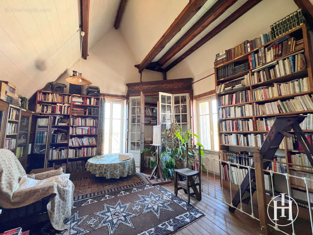 Maison à SAINT-AMAND-MONTROND