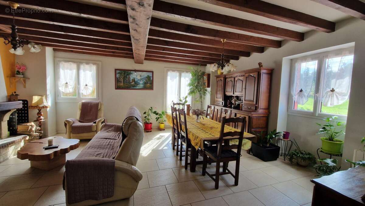 Maison à SAINT-JULIEN-DE-CONCELLES