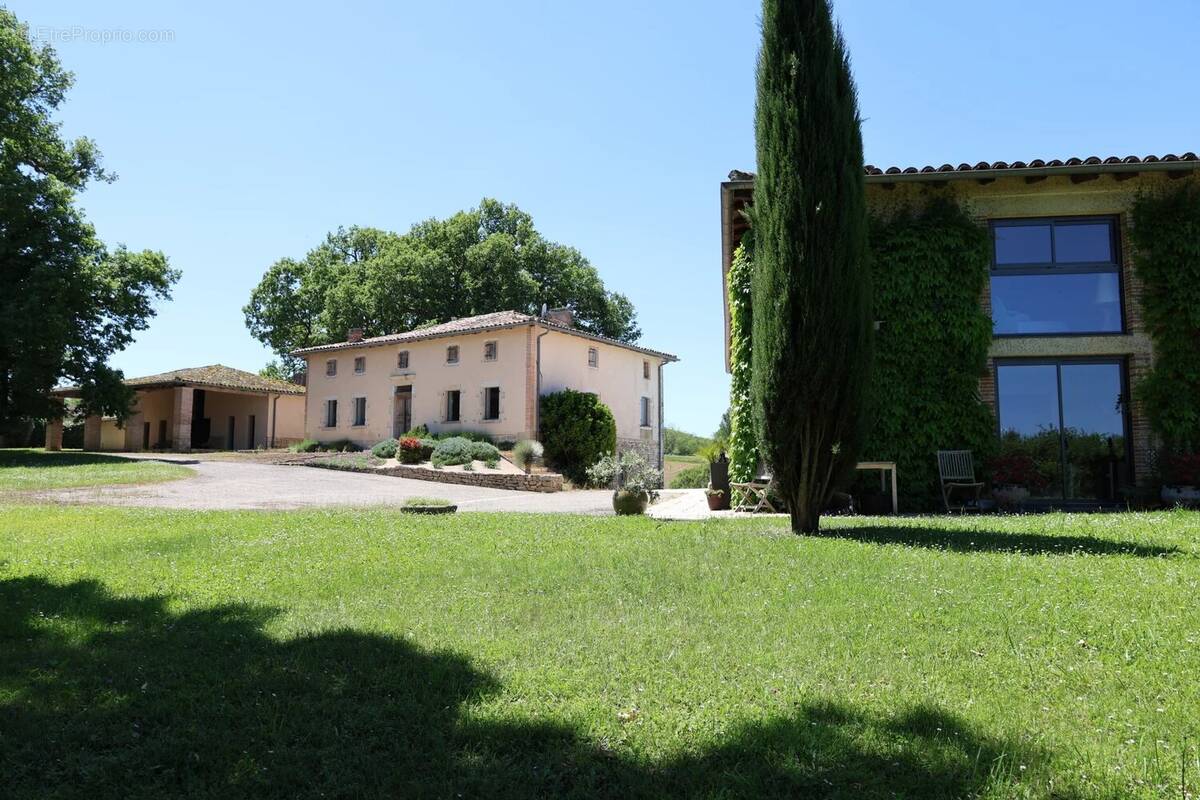 Maison à MONCLAR-DE-QUERCY