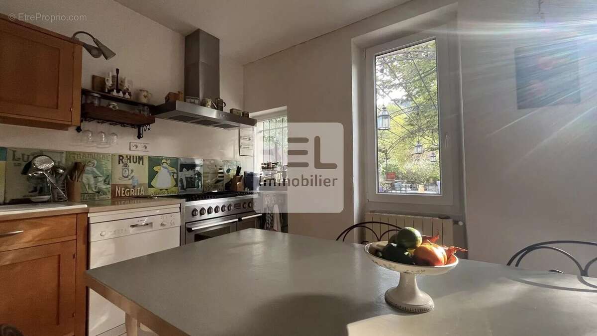 Maison à SAINT-VICTOR-LA-COSTE