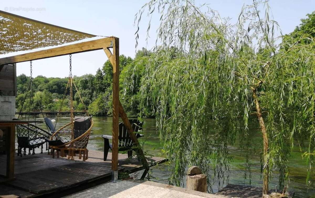 Maison à RUELLE-SUR-TOUVRE
