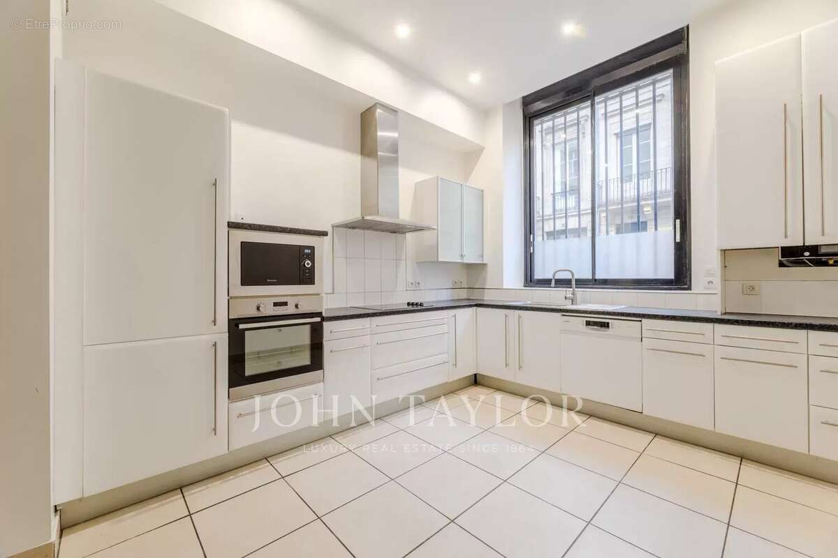 Commerce à BORDEAUX