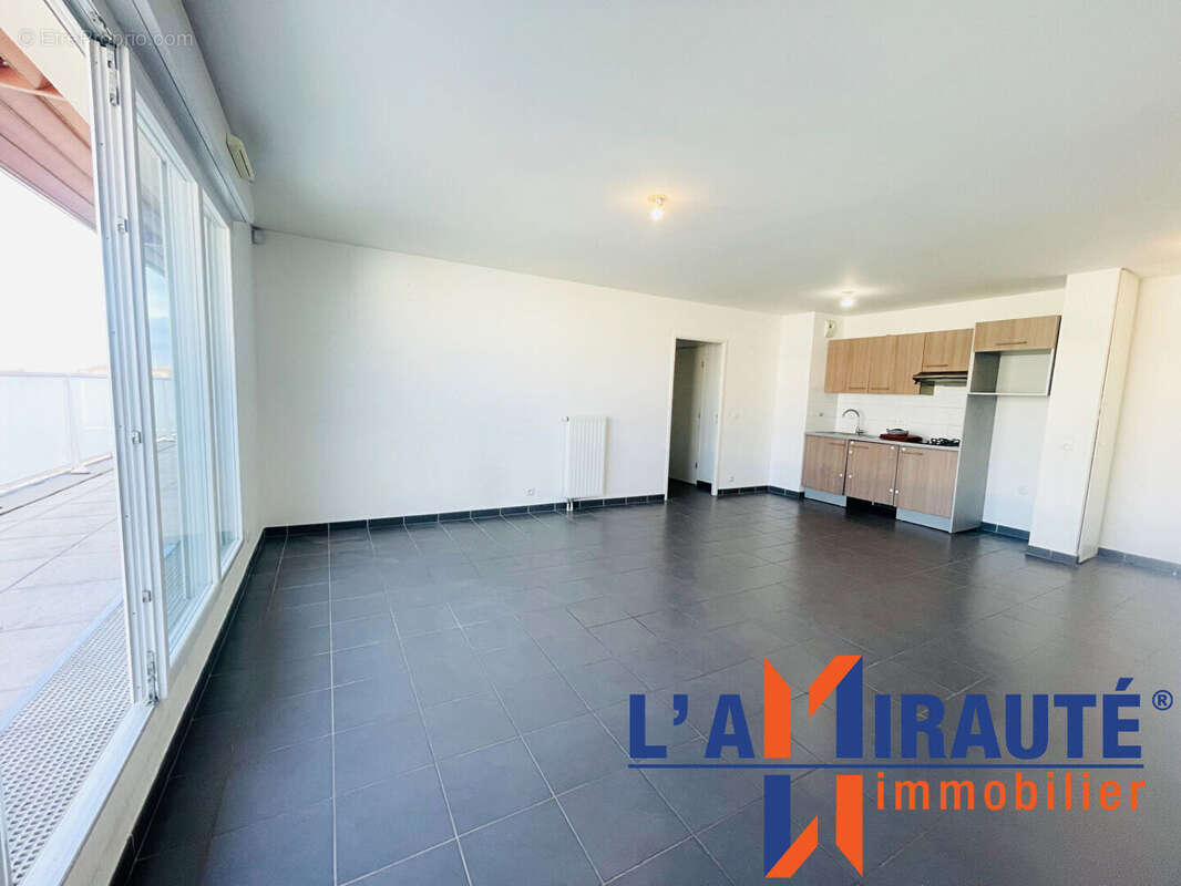 Appartement à SARTROUVILLE