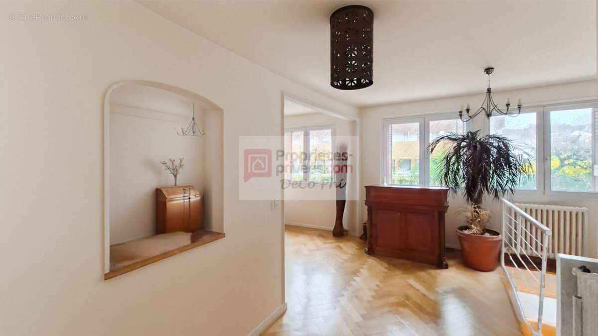 Maison à LE CHESNAY