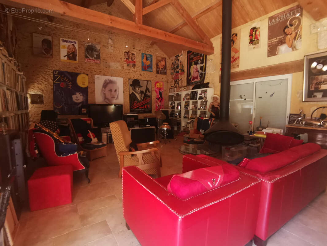 Autre à PERIGUEUX